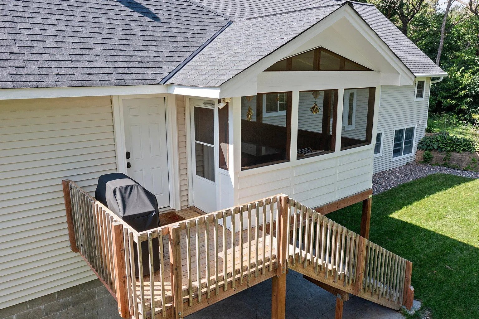 Updated Rambler in the Heart of Minnetonka