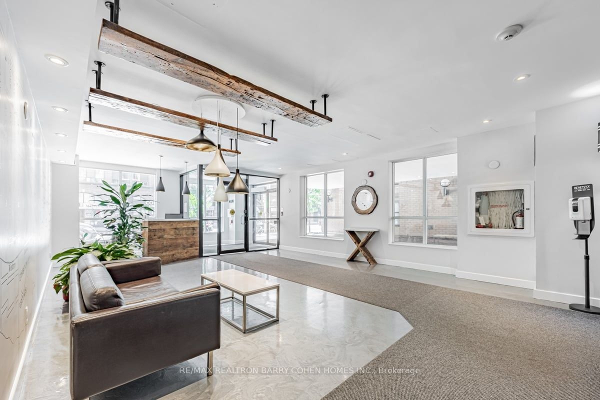 VIBRANT KING WEST PENTHOUSE