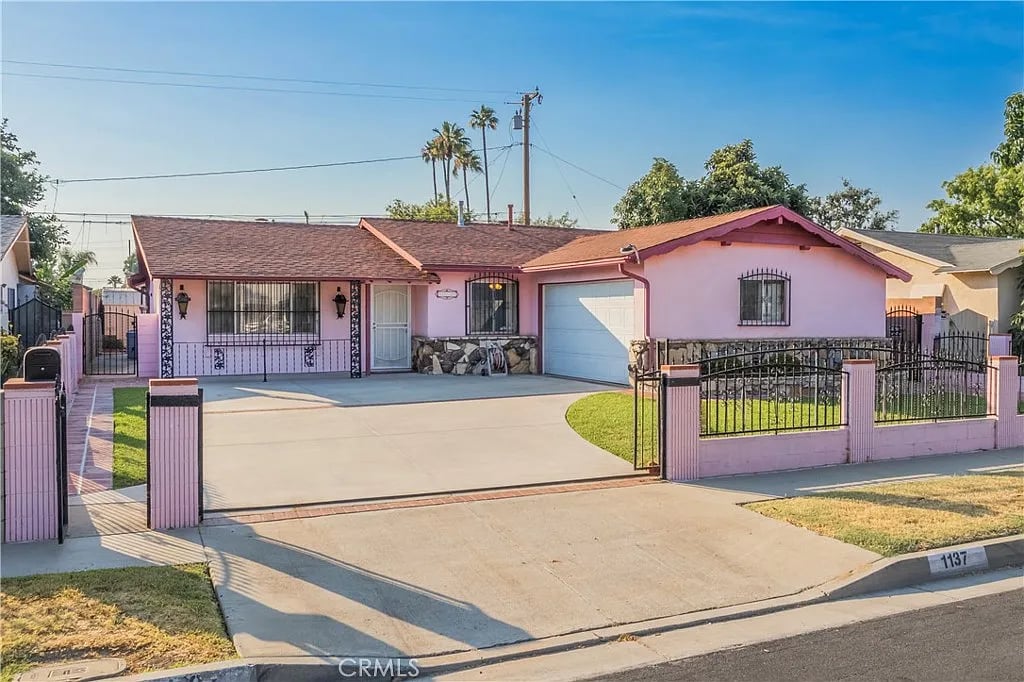 1137 Broadmoor Ave