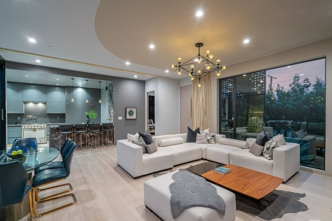 Meridian Reserve, Franklin Ave, 90046