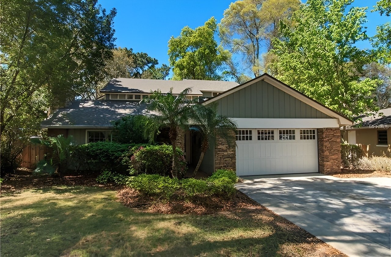 677 Cayuga Dr
