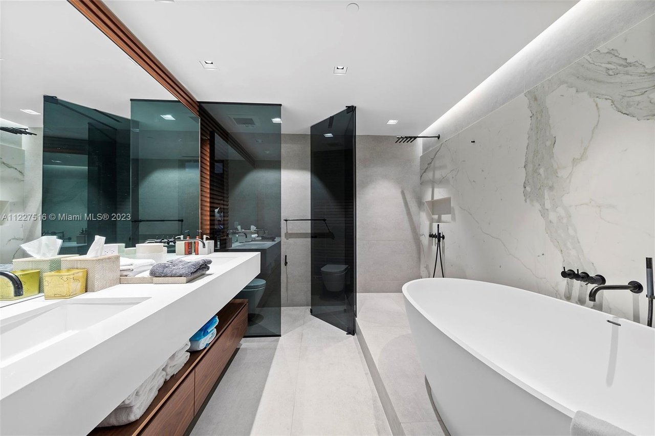 5373 Fisher Island Dr #5373