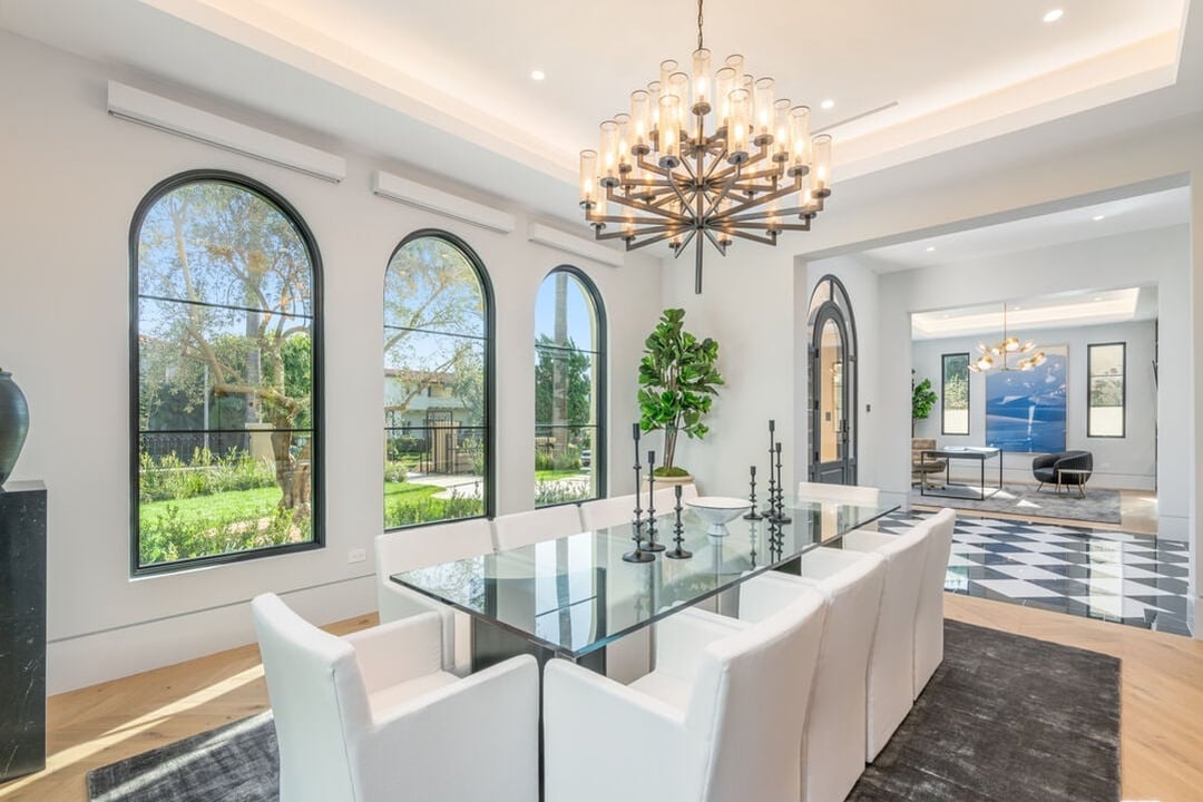 Silverreach Pavilion, N Hillcrest Rd, 90210