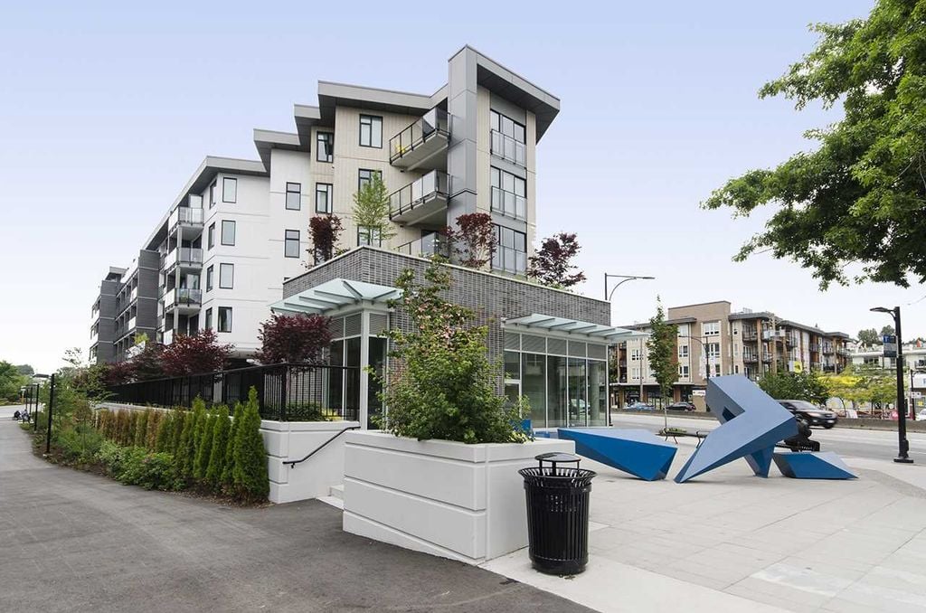 725 Marine Dr, #206
