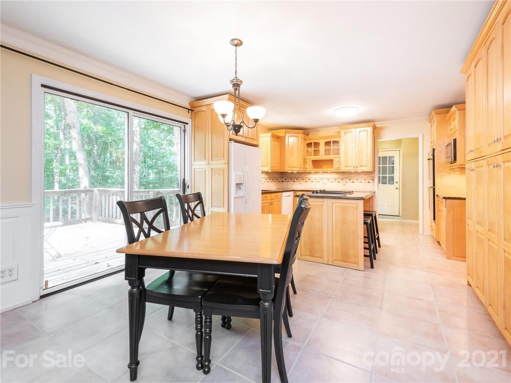1791 Silverwood Dr