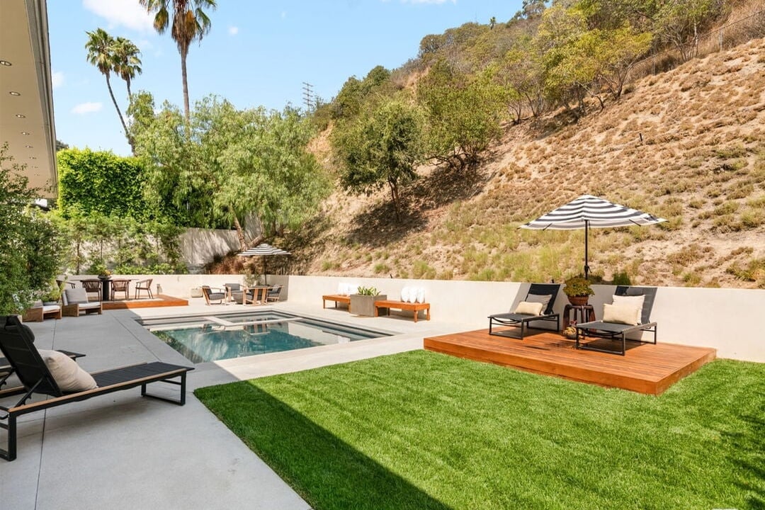 Northstar Pavilion, Amor Rd, 90046