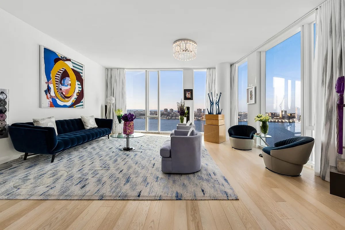 10 Riverside Blvd #27B