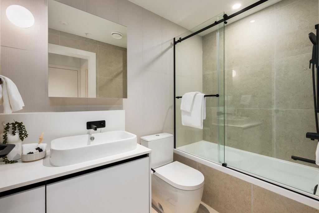 469 W 28th Ave, #103