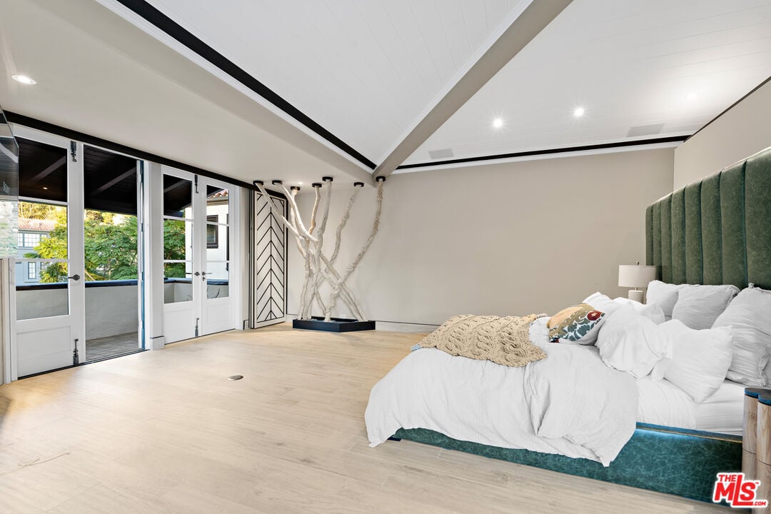 Century Woods Dr, 90067