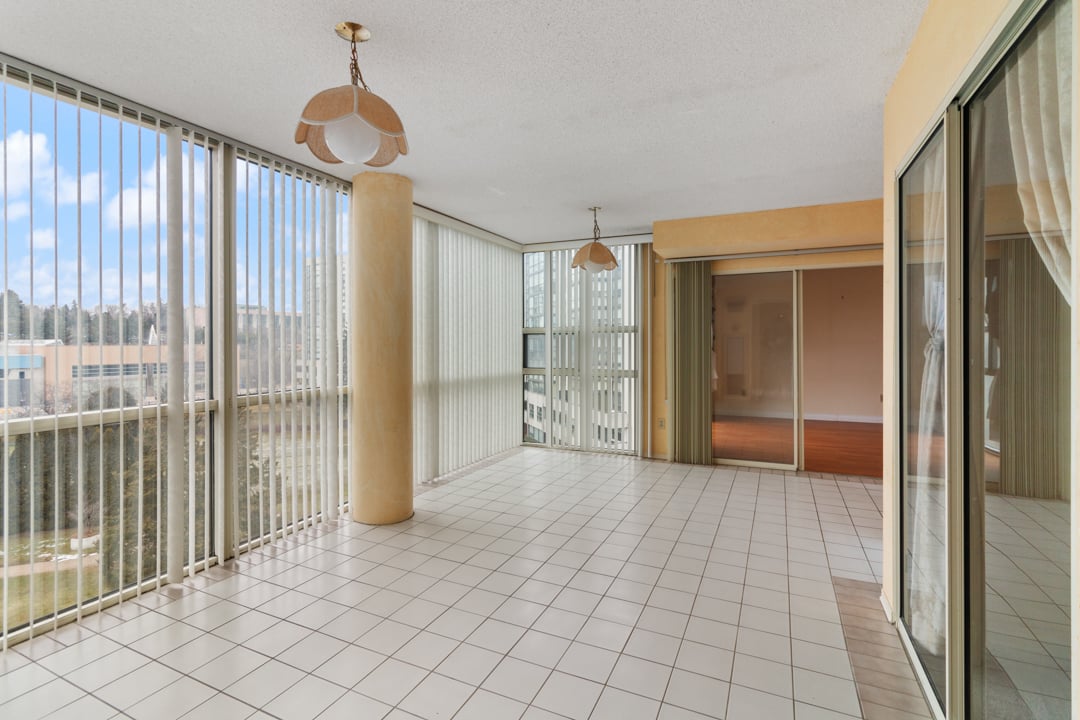 40 Harding Blvd #604