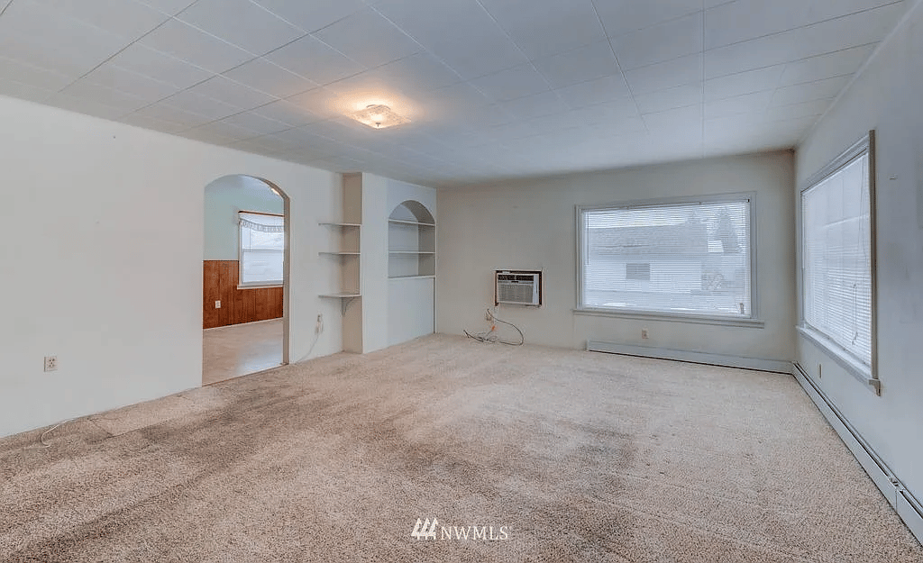 706 E Johnson Ave
