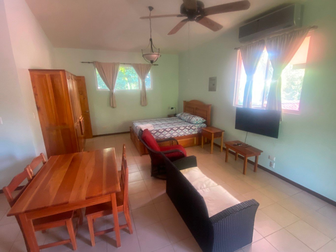 Turnkey Investment Property Near Playa Tortuga – Income-Generating Opportunity in Ojochal