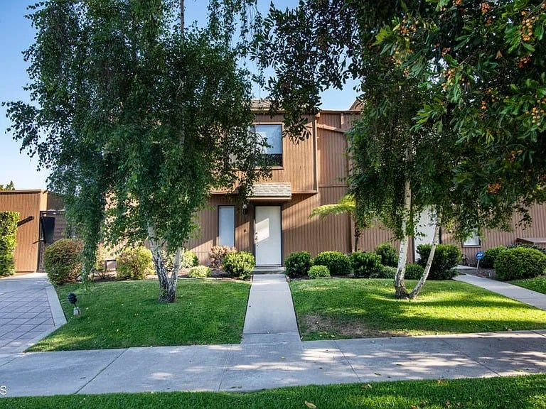 100 Hurlbut St, #2