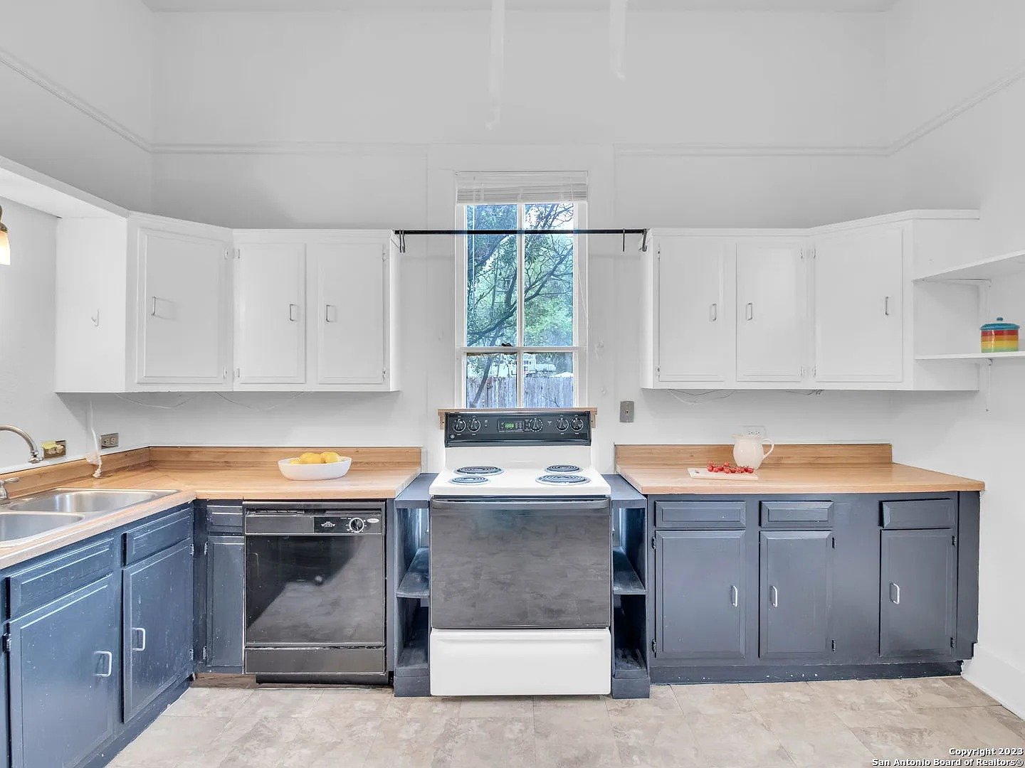 325 Cedar St