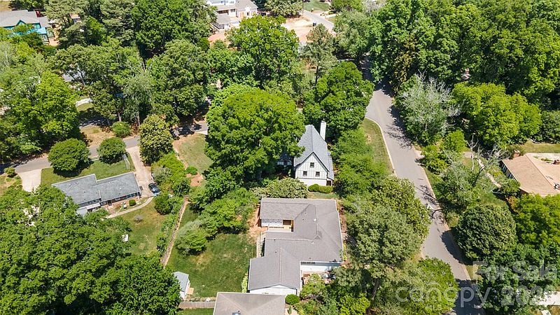 5335 Lansing Dr