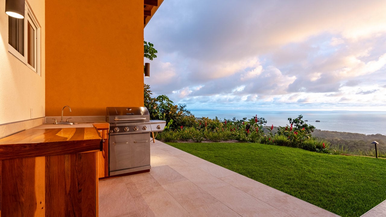 Luxury Home By The Beach Overlooking The Islands At Bahia Ballena