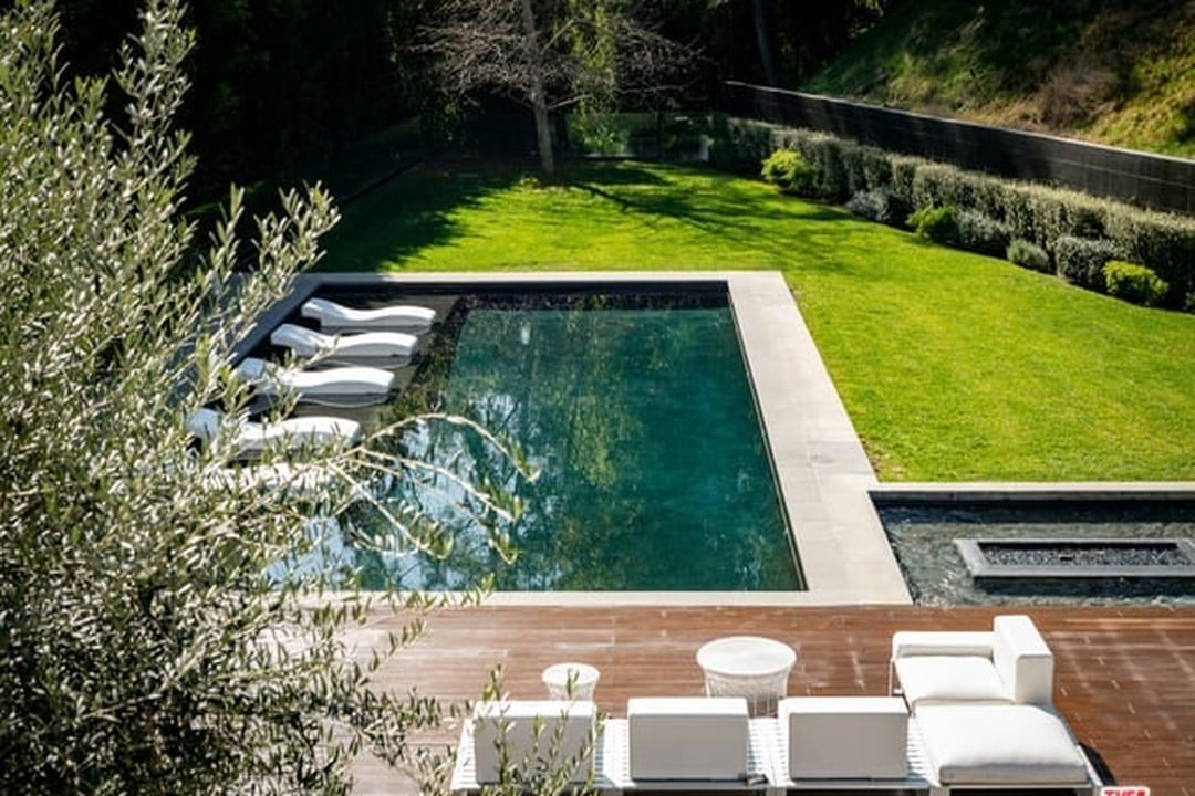 Lodge Garden