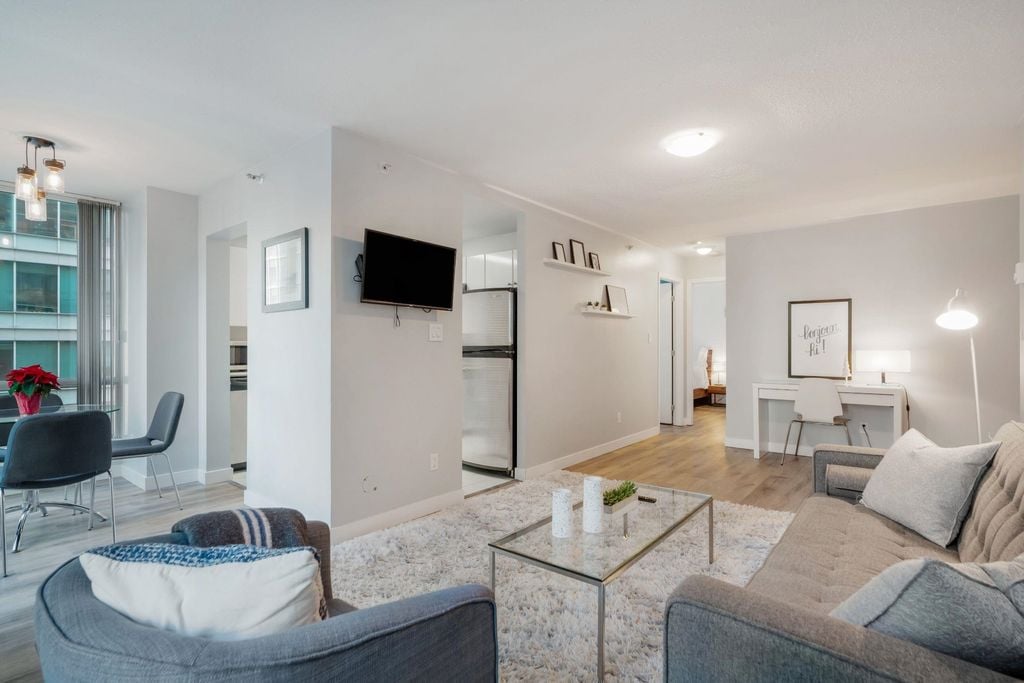 1166 Melville St, #1501