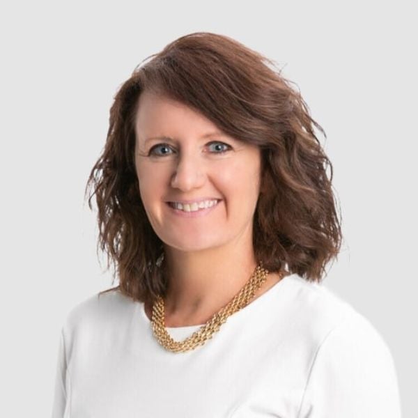 Tara Williams Cedar Rapids, IA Real Estate Agent Headshot