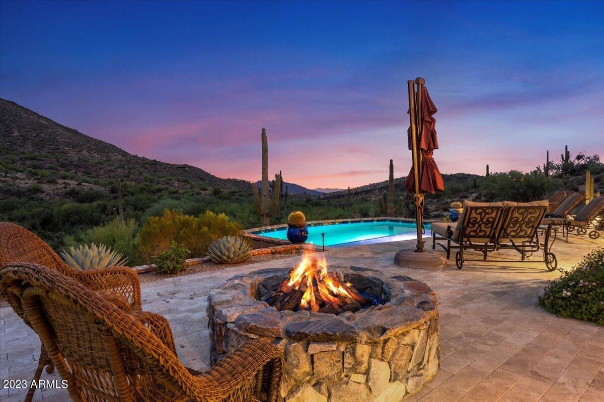 9514 E Madera Dr