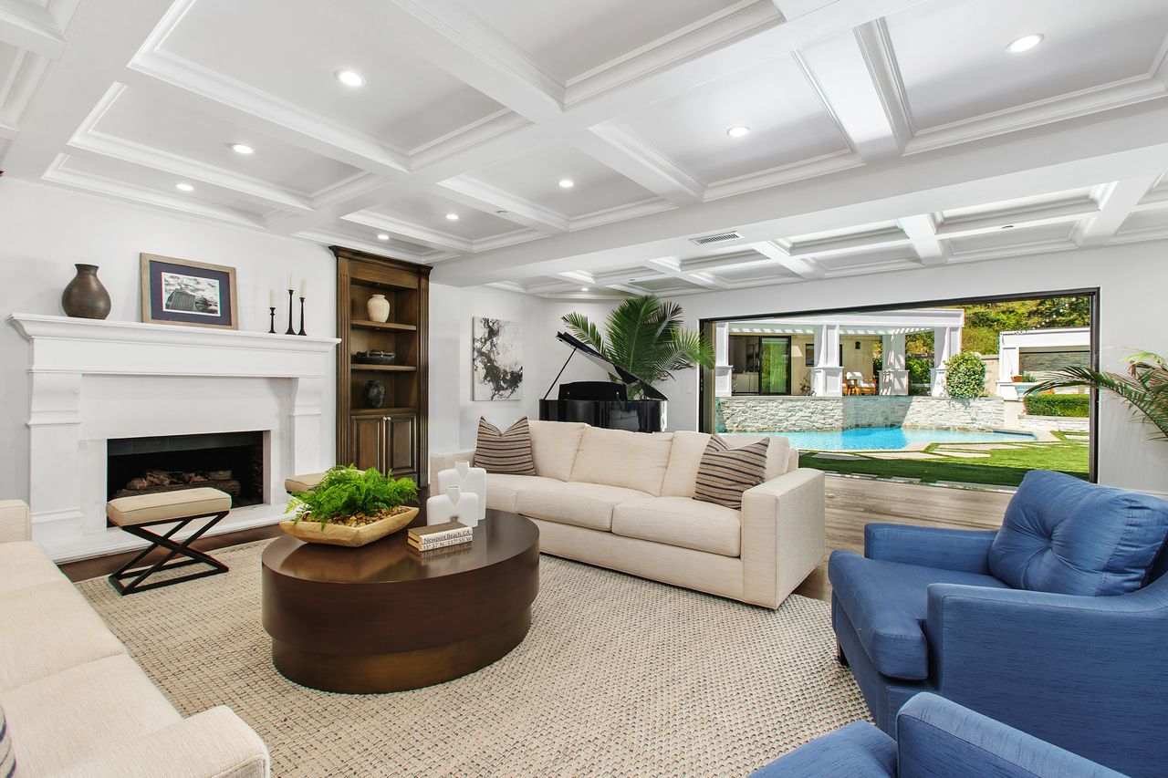 Luxury Estate in Big Canyon