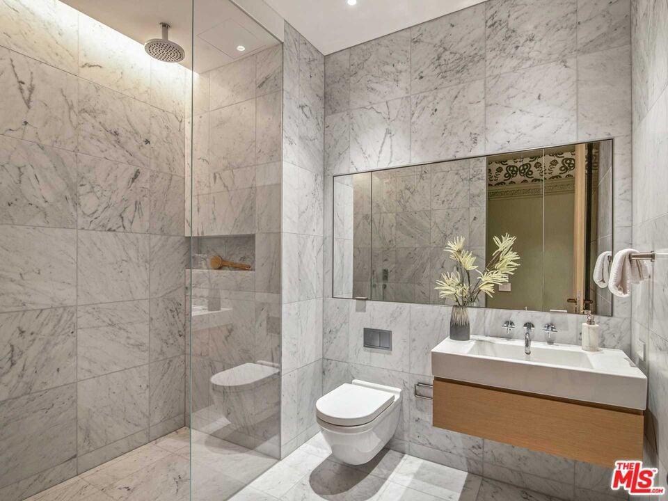 9040 W Sunset Blvd, #1103