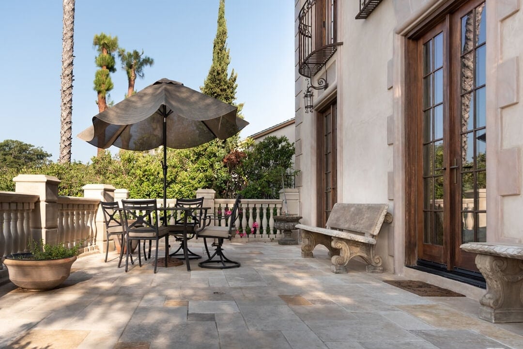 San Vicente Blvd, 90402