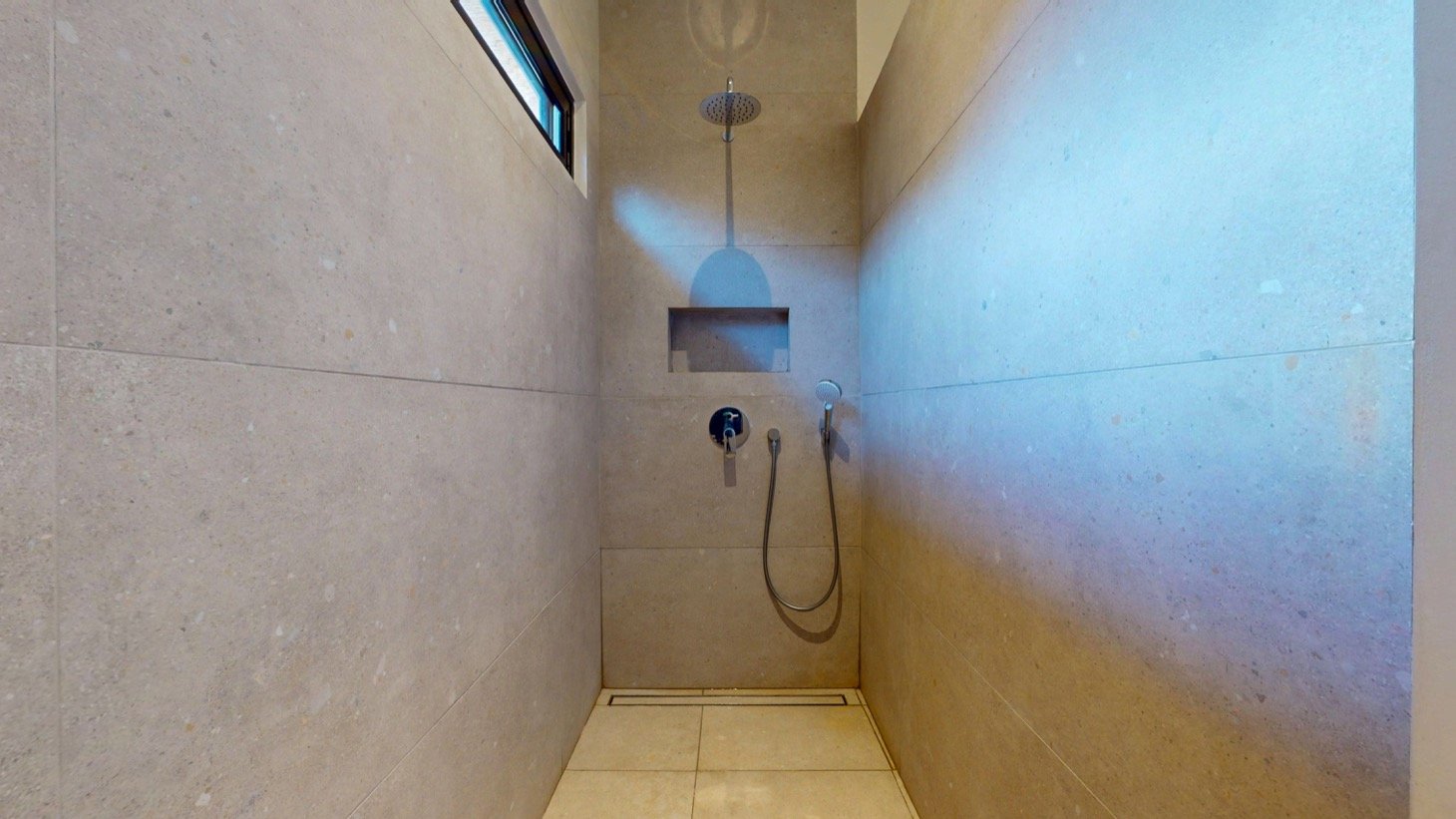 New Modern Ojochal Home with Pool, Office & Mountain Views 24/7 Security