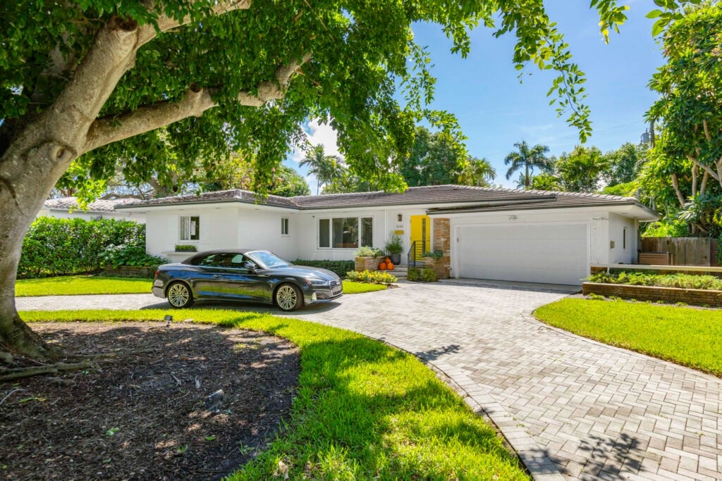 Miami Shores Stunner Lists by Daniel Falcon