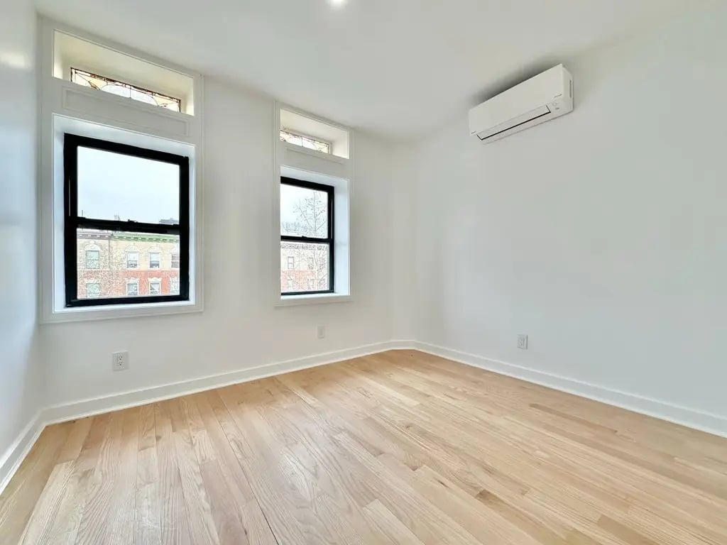 924 Saint Mark's Avenue 5F