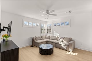 484 Windstone Crest
