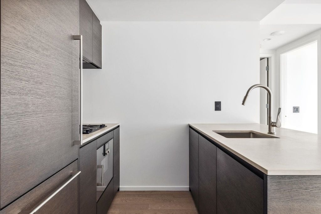 1408 Robson St, #1901