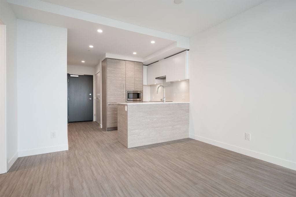 13615 Fraser Hwy, #1602