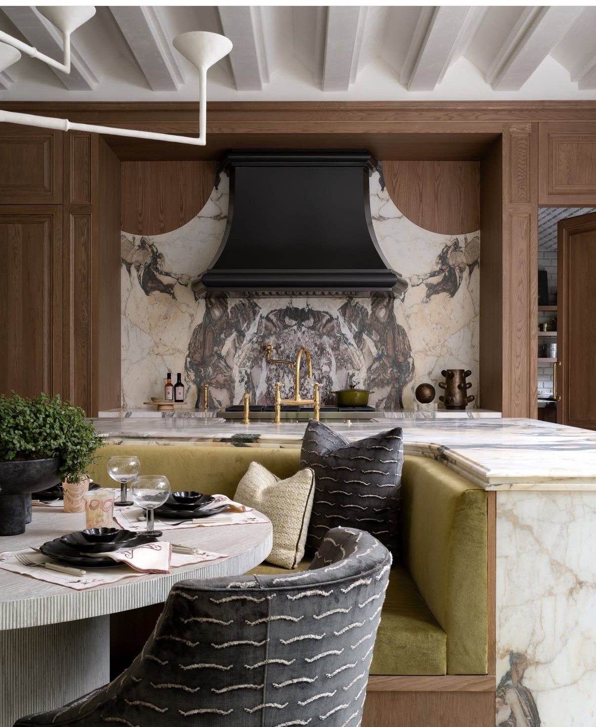 Beyond Beige: Unveiling the Hottest Interior Design Trends of 2025 & Beyond