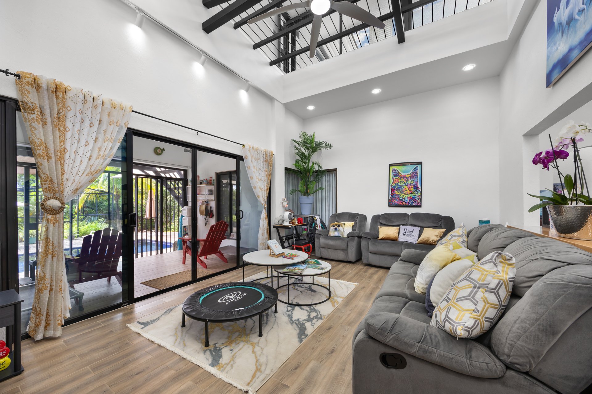 Casa Brillante & Casita Cinco Playas | Modern Home with Guest Casita, Pool & Mountain Views in Huacas