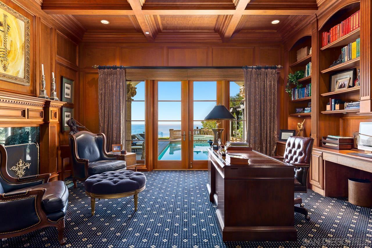 9860 La Jolla Farms Rd