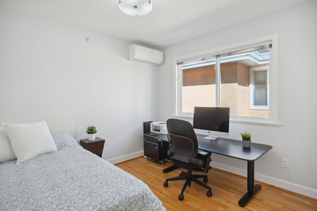 116 W 46th Ave