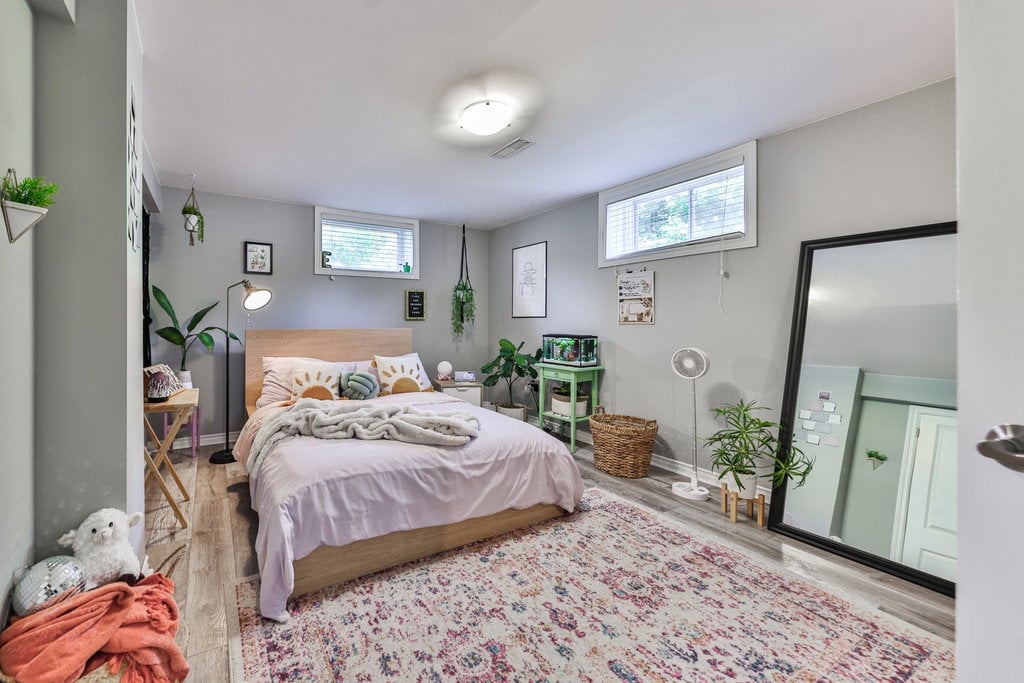 419 Erindale Drive, Burlington 