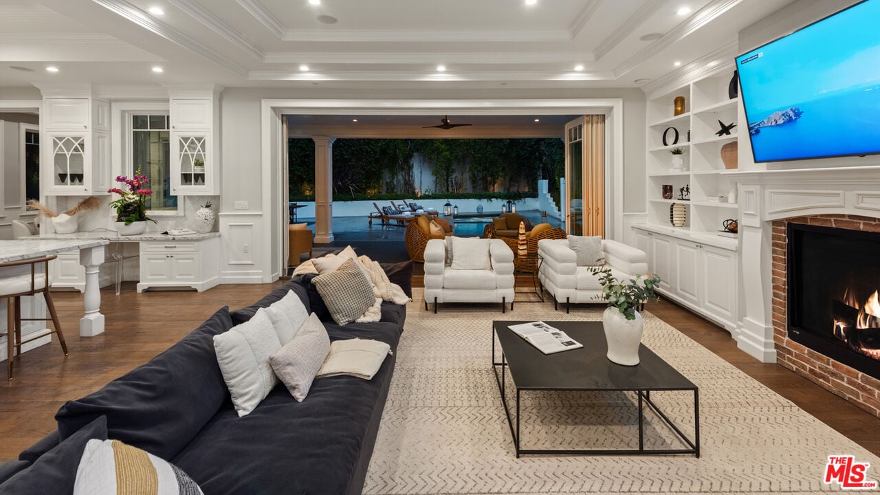 Luminor Heights, Laurel Canyon Blvd, 90046