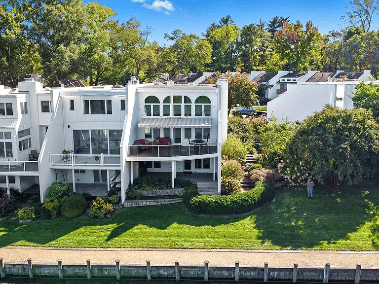 10301 Wilde Lake Ter