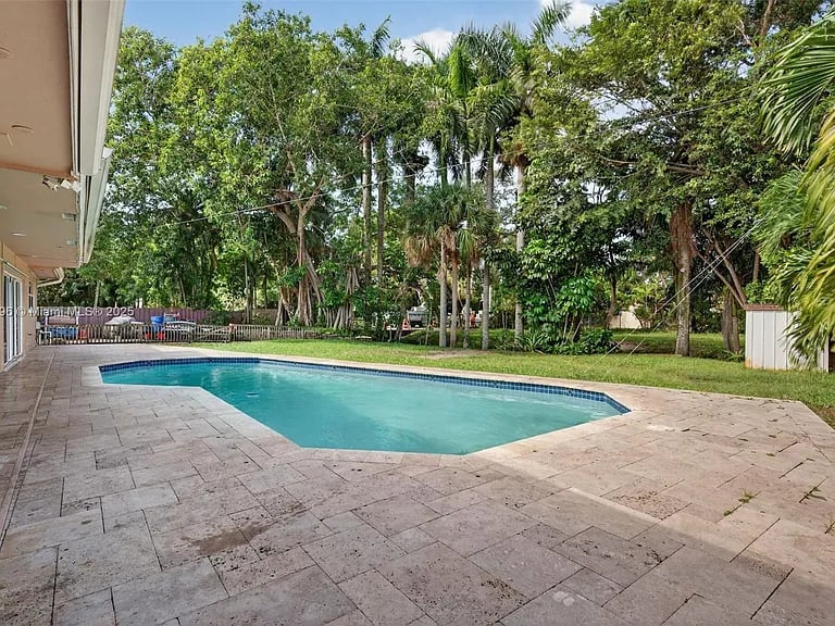 801 Holly Ln, Plantation