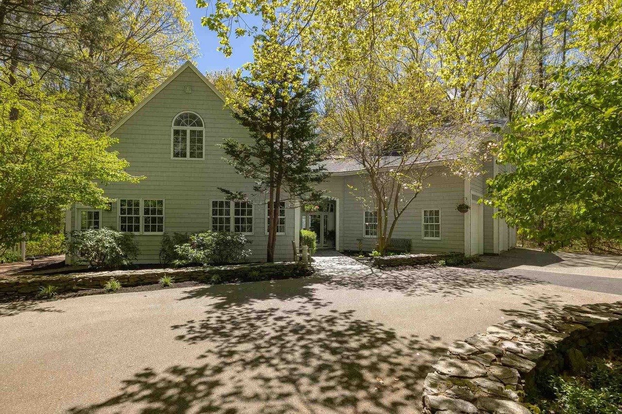 20 Maple St