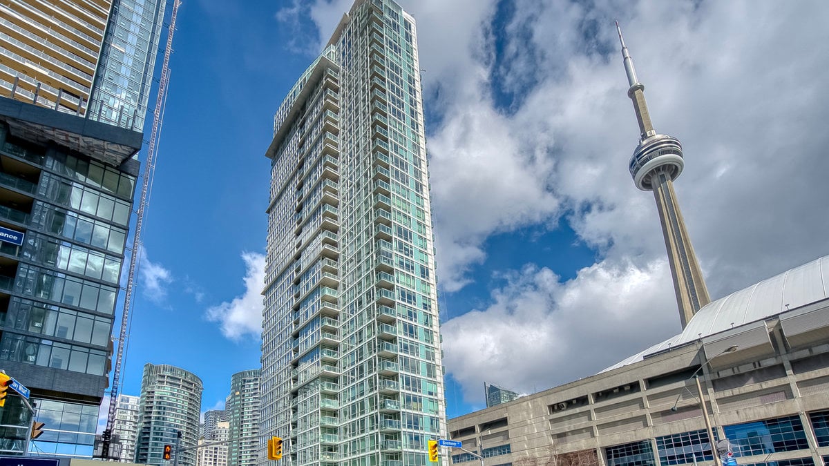 81 Navy Wharf Ct #1902