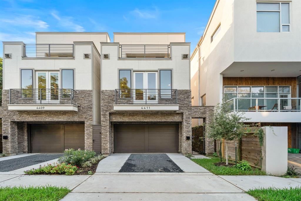 4411 Austin St