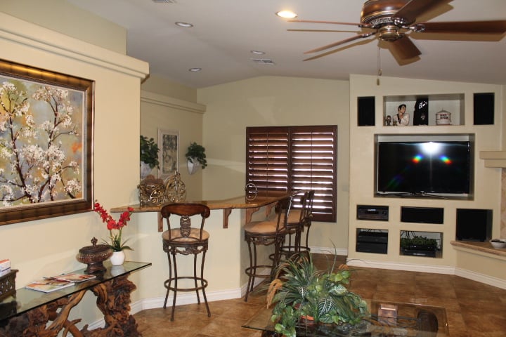 2562 Beverly Glen Dr. 