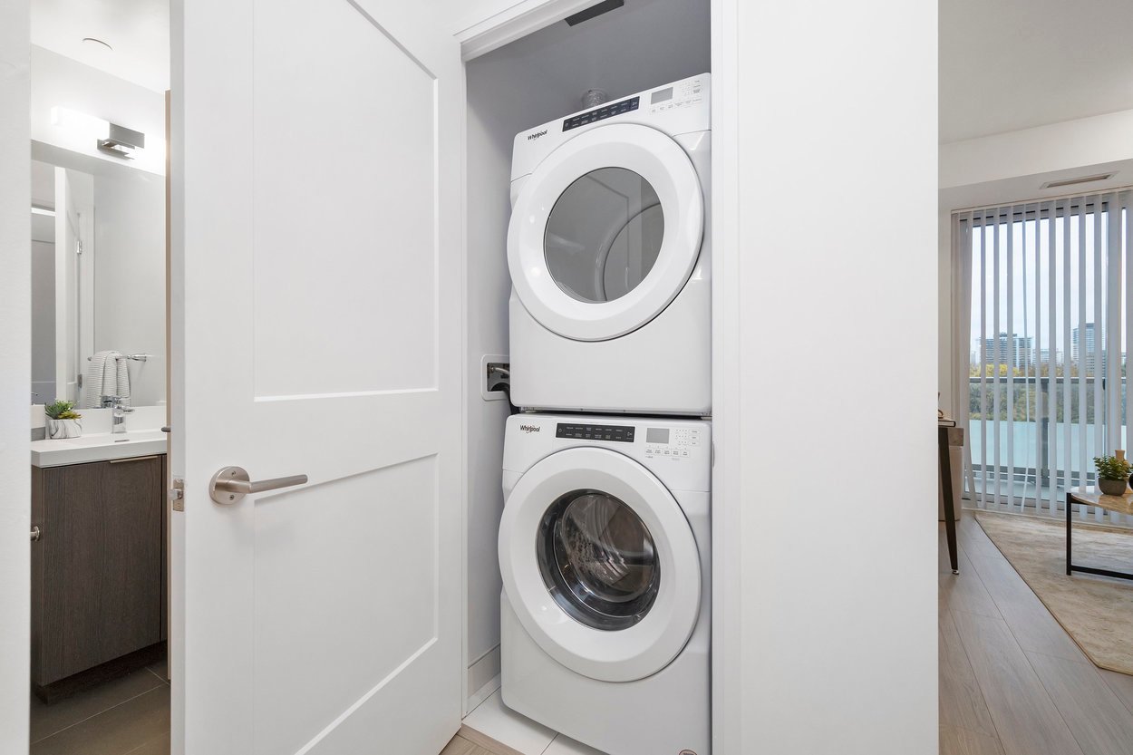 25 Holly St Unit: 708