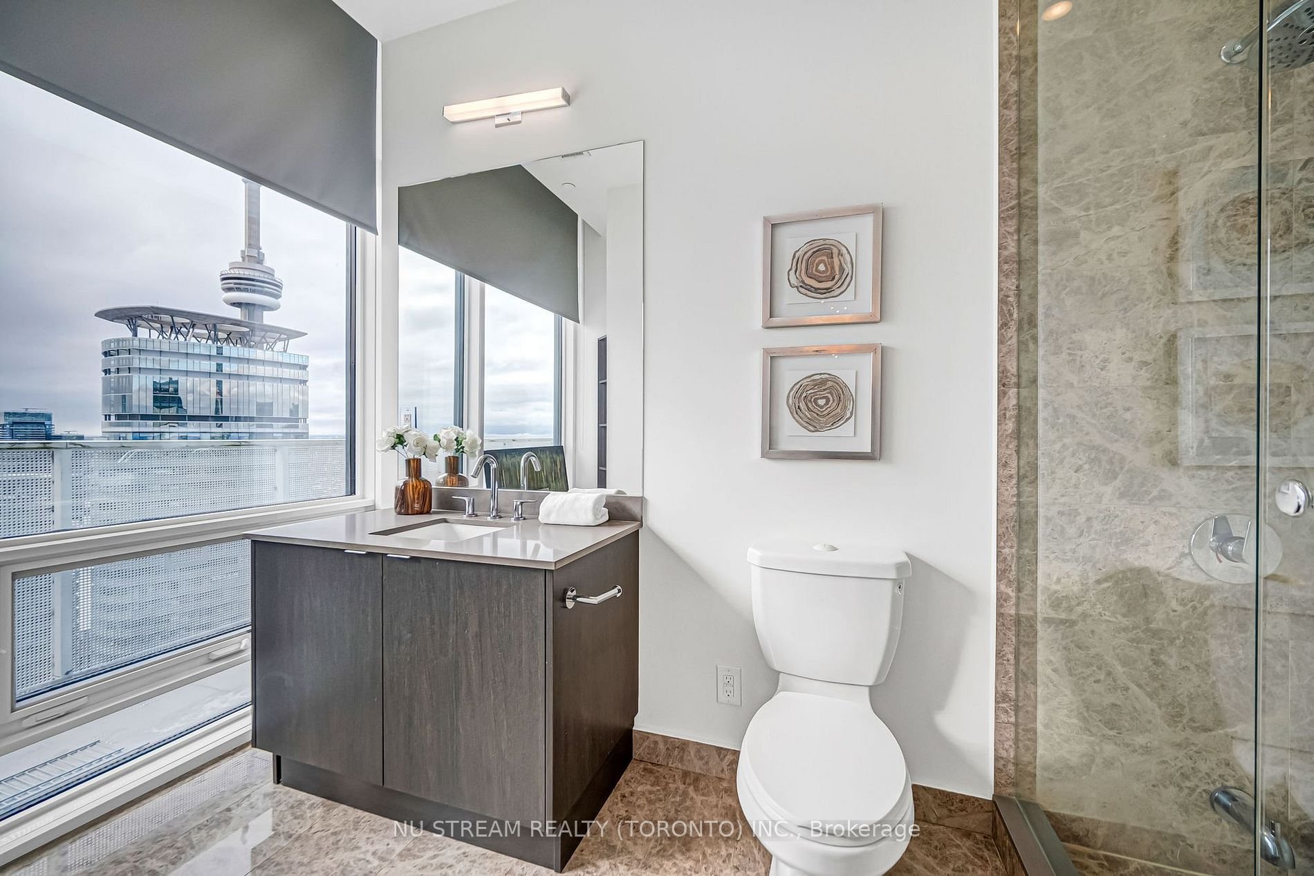 ICONIC LIVING AT 100 HARBOUR ST