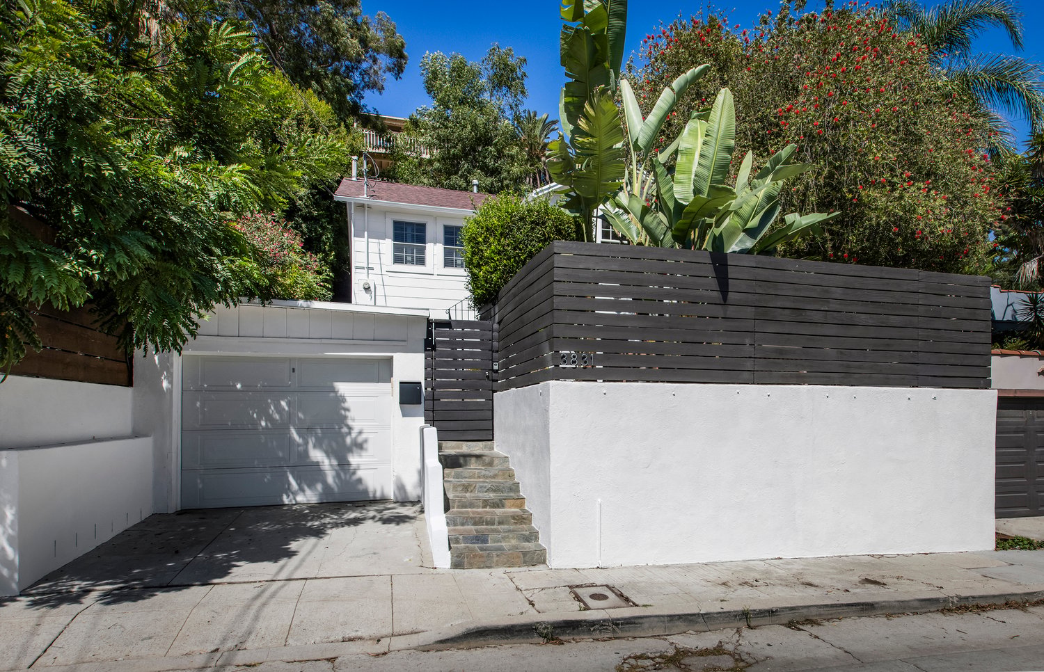 3831 Fernwood Avenue