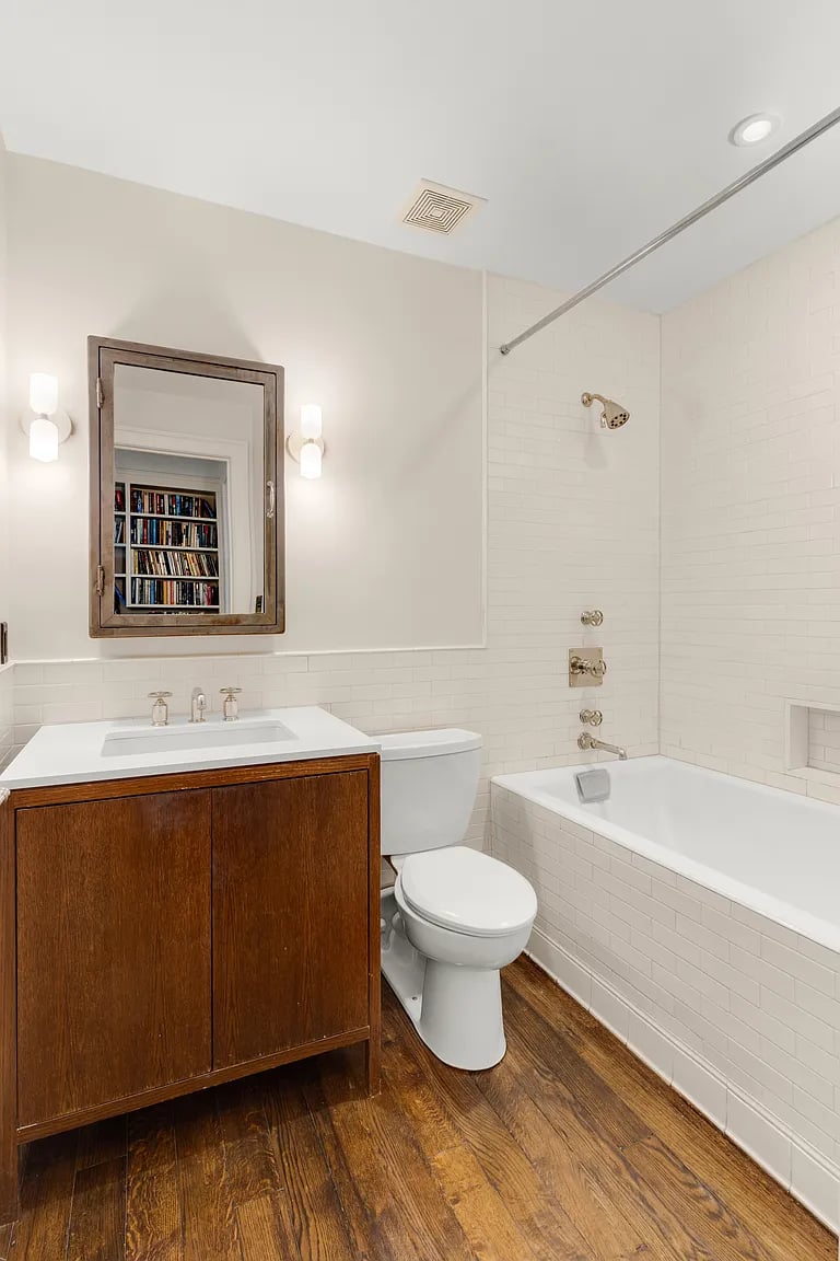 23 Bank St #3/4