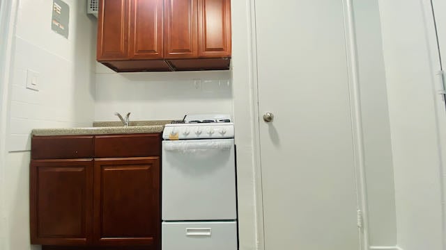 567 W 187TH Street Unit: 2B